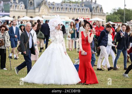 Parigi, Francia. 16 giugno 2024. Atmosfera durante il Prix de Diane Longines 2024 all'Hippodrome de Chantilly il 16 giugno 2024 a Parigi, Francia. Foto di Nasser Berzane/ABACAPRESS. COM credito: Abaca Press/Alamy Live News Foto Stock