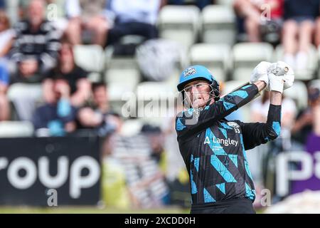 Worcester, Regno Unito. 16 giugno 2024. Tom Taylor in azione durante il Vitality T20 Blast match tra Worcestershire Rapids e Northamptonshire Steelbacks a New Road, Worcester, Regno Unito, il 16 giugno 2024. Foto di Stuart Leggett. Solo per uso editoriale, licenza richiesta per uso commerciale. Non utilizzare in scommesse, giochi o pubblicazioni di singoli club/campionato/giocatori. Crediti: UK Sports Pics Ltd/Alamy Live News Foto Stock