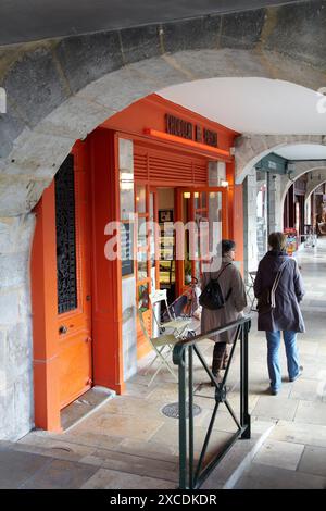 Quai Galuperie, La petit Bayonne, Bayonne, Aquitaine, Pirenei Atlantiques, Francia. Foto Stock