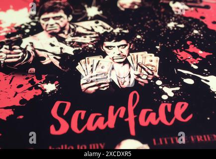 Viersen, Germania - 9 maggio. 2024: Dettaglio poster cinematografico tratto dal film Scarface con al Pacino del 1983 Foto Stock