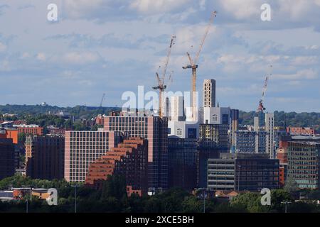 Gli appartamenti in costruzione nel centro di Leeds includono Springwell Gardens, The Junction, Latitude Blue, Latitude Purple e Lisbon Street Foto Stock