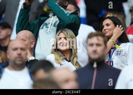 Aine May Kennedy, partner dell'inglese Conor Gallagher, in palio della partita UEFA Euro 2024 del gruppo C all'Arena AufSchalke di Gelsenkirchen, Germania. Data foto: Domenica 16 giugno 2024. Foto Stock