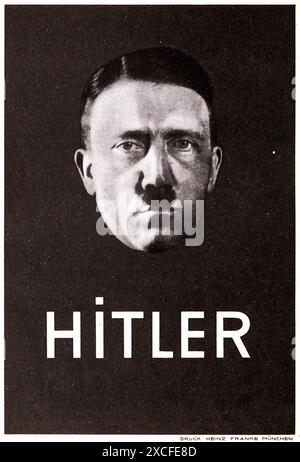 Un poster politico delle elezioni presidenziali tedesche del 1932. Mostra semplicemente il volto di Hitler con la parola Hitler. In questo periodo Hitler e i nazisti erano in ascesa e potevano rischiare questo messaggio molto minimalista. Hitler non ebbe mai la possibilità di essere eletto presidente nel 1932, ma la pubblicità di questo tentativo fu enormemente importante. Foto Stock