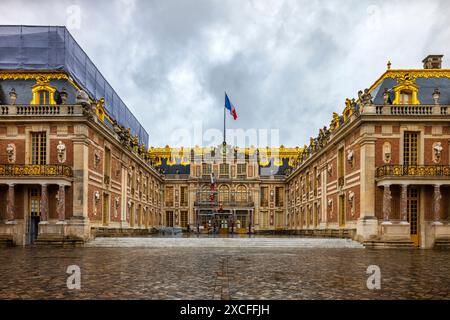 CORTILE IN MARMO PALAZZO DI VERSAILLES (1631-1689) VERSAILLES FRANCIA Foto Stock