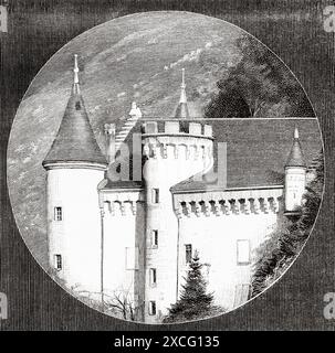 Dettaglio dello Chateau de Flecheres, Ain. Facsimile di una fotografia di M. E. Mathieu, ottenuta a una distanza di 1200 metri, aggiungendo un telescopio alla telecamera, Francia. Vecchia illustrazione incisa del XIX secolo da la Nature 1886 Foto Stock