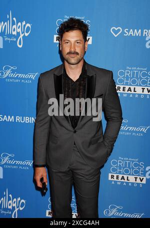 LOS ANGELES, CALIFORNIA - 15 GIUGNO: Maksim Chmerkovskiy partecipa al sesto Annual Critics Choice Real TV Awards al Fairmont Century Plaza il 15 giugno 20 Foto Stock