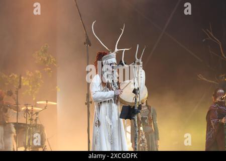 DERBY, INGHILTERRA - 14 GIUGNO 2024: Maria Franz di «Heilung» si esibisce al Download Festival di Donington Park il 14 giugno 2015 a Derby, Inghilterra. CAP/MAR ©MAR/CAP Foto Stock