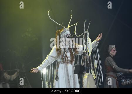 DERBY, INGHILTERRA - 14 GIUGNO 2024: Maria Franz di «Heilung» si esibisce al Download Festival di Donington Park il 14 giugno 2015 a Derby, Inghilterra. CAP/MAR ©MAR/CAP Foto Stock