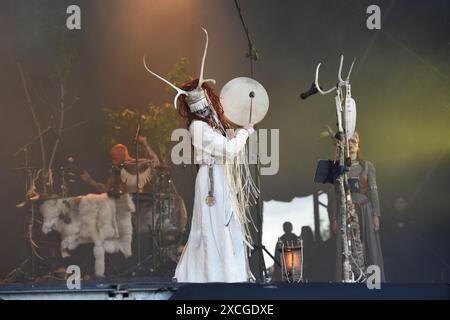 DERBY, INGHILTERRA - 14 GIUGNO 2024: Maria Franz di «Heilung» si esibisce al Download Festival di Donington Park il 14 giugno 2015 a Derby, Inghilterra. CAP/MAR ©MAR/CAP Foto Stock