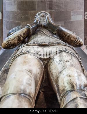 Tomba effigie di Sir Richard Pembridge nella cattedrale di Hereford situata vicino al font sul lato sud della navata. Foto Stock