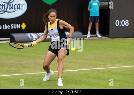 Berlino, Germania. 17 giugno 2024. Tennis: Tour WTA, single, donne, 1° round. Kostyuk (Ucraina) - Kasatkina (Russia). Daria Kasatkina in azione. Crediti: Hannes P. Albert/dpa/Alamy Live News Foto Stock