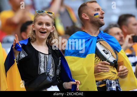 Munich Football Arena, Monaco, Germania. 17 giugno 2024. Euro 2024 gruppo e calcio, Romania contro Ucraina; Ucraina tifosi credito: Action Plus Sports/Alamy Live News Foto Stock