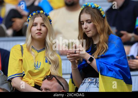Munich Football Arena, Monaco, Germania. 17 giugno 2024. Euro 2024 gruppo e calcio, Romania contro Ucraina; Ucraina tifosi credito: Action Plus Sports/Alamy Live News Foto Stock