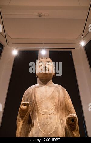 Status di Buddha nell'arte cinese presso la East Asia Gallery presso il Royal Ontario Museum - ROM a Toronto, capitale economica del Canada nella provincia di Ontar Foto Stock