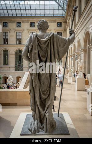 Parigi, Francia - 06 14 2024: Museo del Louvre. Napoleone 1 in Trionfo di Francois-Frederic Lemot Foto Stock