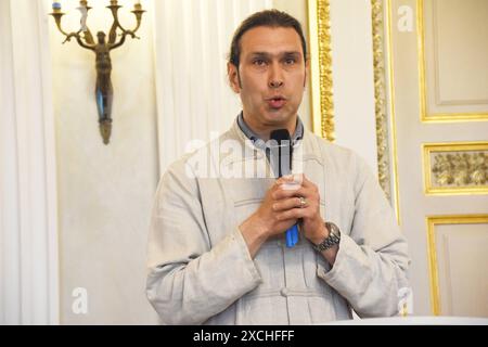 Vladimir Jurowski Bayerische Staatsoper Generalmusik Direktor Muenchen 17.06.2024 Bayerische Staatsoper Pressekonferenz-Personelle Weichenstellung Muenchen **** Vladimir Jurowski Direttore musicale generale dell'Opera di Stato Bavarese Monaco di Baviera 17 06 2024 Conferenza Stampa Bavarian State Opera cambio di rotta del personale Monaco di Baviera Foto Stock