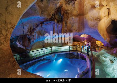 Cueva del Tesoro, o la grotta del tesoro, Rincon de la Victoria, Provincia di Malaga, Spagna. Foto Stock