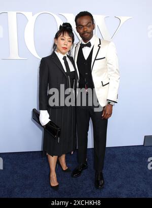 New York, Stati Uniti. 16 giugno 2024. Ali Ahn e William Jackson Harper hanno partecipato al 77° Tony Awards annuale tenutosi al Lincoln Center il 16 giugno 2024 a New York, New York © Steven Bergman/AFF-USA. Credito COM: AFF/Alamy Live News Foto Stock