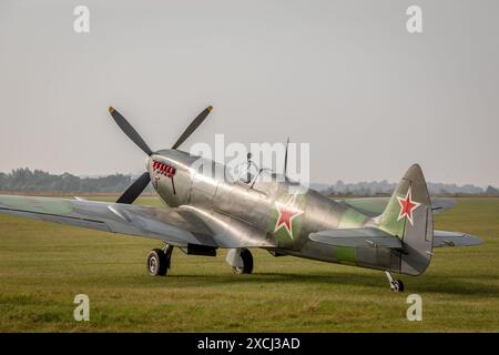 Spitfire, MK. IX "PT879", Duxford Airfield, Cambridgeshire, Regno Unito Foto Stock