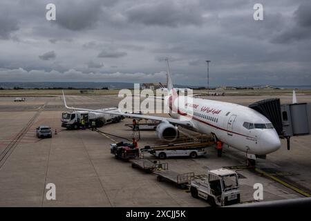 Marsiglia, Francia. 14 giugno 2024. Un aereo Air Algerie all'aeroporto di Marsiglia-Provenza. Il nuovo Terminal 1 dell'aeroporto di Marsiglia-Provenza, riprogettato dagli architetti Foster Partners nell'ambito dei Giochi Olimpici di Parigi 2024, sarà aperto al pubblico il 17 giugno 2024. (Credit Image: © Laurent Coust/SOPA Images via ZUMA Press Wire) SOLO PER USO EDITORIALE! Non per USO commerciale! Foto Stock