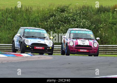 Ashley Gregory, MINI Cooper R50, Ashley Gregory Racing, Leo Purches, MINI Cooper R50, Graves Motorsport, 2024 Vertu MINI Challenge Trophy, tre venti Foto Stock