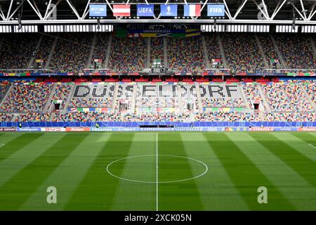 Duesseldorf, Germania. 17 giugno 2024. Calcio, UEFA Euro 2024, Campionato europeo, turno preliminare, gruppo D, giorno della partita 1, Düsseldorf Arena, vista sull'arena prima della partita. Crediti: Fabian Strauch/dpa/Alamy Live News Foto Stock