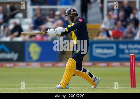 Graham Clark ha battuto Durham durante il Vitality T20 Blast match tra Durham e Lancashire Lightning al Seat Unique Riverside, Chester le Street, domenica 16 giugno 2024. (Foto: Mark Fletcher | mi News) crediti: MI News & Sport /Alamy Live News Foto Stock