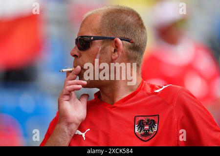 Dusseldorf, Germania. 17 giugno 2024. I tifosi austriaci durante la partita UEFA Euro 2024 tra Austria e Francia, gruppo D data 1, hanno giocato alla Dusseldorf Arena il 17 giugno 2024 a Düsseldorf, in Germania. (Foto di Sergio Ruiz/PRESSINPHOTO) credito: PRESSINPHOTO SPORTS AGENCY/Alamy Live News Foto Stock