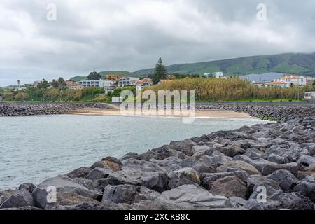 Vista panoramica della baia di Praia grande su Praia da Vitoria. Isola di Terceira-Azzorre-Portogallo. Foto Stock