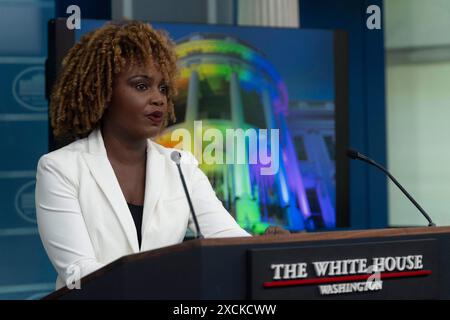 Washington, Stati Uniti. 17 giugno 2024. Il segretario stampa della Casa Bianca Karine Jean-Pierre partecipa a un briefing alla Casa Bianca di Washington, DC, 17 giugno 2024. Credito: Chris Kleponis/Pool via CNP credito: Abaca Press/Alamy Live News Foto Stock