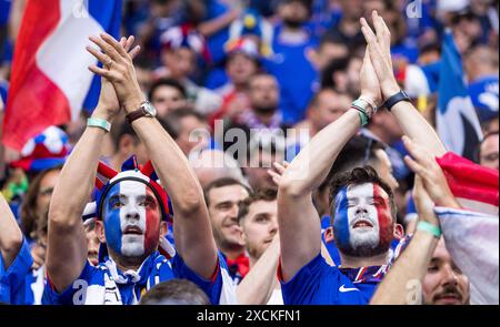 Dusseldorf Arena, Dusseldorf, Germania. 17 giugno 2024. Euro 2024 gruppo D calcio, Austria contro Francia; Francia Fans Credit: Action Plus Sports/Alamy Live News Foto Stock
