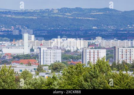 Fernblick auf Dresden von Westen gesehen Blick über Gorbitz, zur Budapester Strasse und dem Schönfelder Hochland. Dresden Sachsen Deutschland *** Vista distante di Dresda vista da ovest su Gorbitz, Budapester Strasse e la Schönfelder Hochland Dresda Sassonia Germania Foto Stock