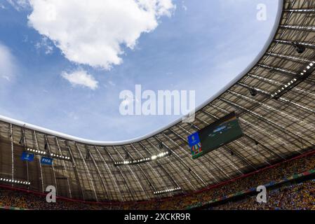 Monaco, Germania. 17 giugno 2024. Monaco di Baviera, Germania, 17 giugno 2024: Generla vedrà il cielo e il roff dell'Arena di Monaco prima della partita di calcio UEFA EURO 2024 del gruppo e tra Romania e Ucraina all'Arena di Monaco, Germania. (Sven Beyrich/SPP) credito: SPP Sport Press Photo. /Alamy Live News Foto Stock