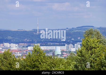 Fernblick auf Dresden von Westen gesehen Stadtbild Dresden mit Kühltur, Nossener Brücke, Prager Stasse, Fernsehturm und Triebnberg. Dresden Sachsen Deutschland *** Vista distante di Dresda vista dal paesaggio urbano occidentale Dresda con Kühltur, Nossener Brücke, Prager Stasse, Fernsehturm e Triebnberg Dresda Sassonia Germania Foto Stock