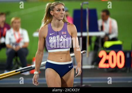 Molly Caudery della Gran Bretagna reagisce dopo aver gareggiato nella finale femminile del vault durante i Campionati europei di atletica leggera allo stadio Olimpico di Roma (Italia), 10 giugno 2024. Molly Caudery si è classificata terza vincendo la medaglia di bronzo. Foto Stock