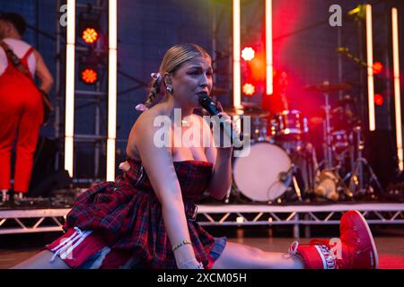 Caity Baser si esibisce dal vivo al festival di leeds uk 25 maggio 2024. Foto Stock