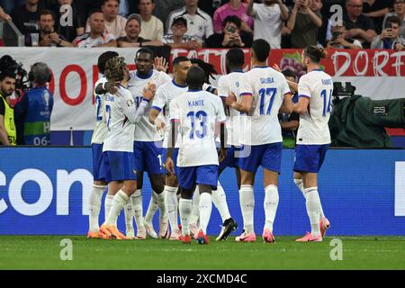 Dusseldorf, Germania. 17 giugno 2024. Kylian Mbappe (Francia) festeggia dopo aver segnato il primo gol della sua squadra durante la partita UEFA Euro Germania 2024 tra Austria 0-1 Francia alla Dusseldorf Arena il 17 giugno 2024 a Dusseldorf, Germania. Crediti: Maurizio Borsari/AFLO/Alamy Live News Foto Stock