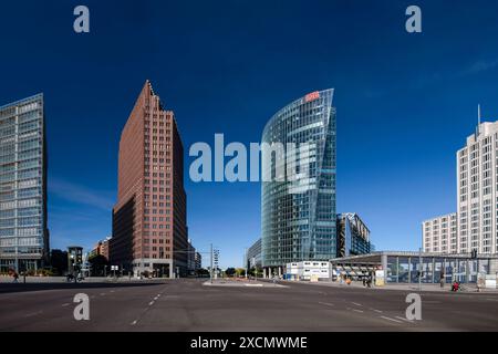 Potsdamer Platz , Hochhäuser, Renzo piano 11, Kollhoff-Tower, Bahntower, Sony Center, Beisheim Center, Ritz Carlton Luxushotel, Bahnhof, Berlino, Deuts Foto Stock