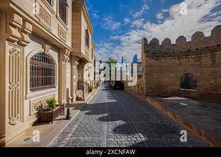 Vista sulla strada, città vecchia di Baku, Azerbaigian Foto Stock