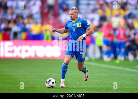 Mykhailo Mudryk dell'Ucraina in azione durante la partita UEFA Euro ...