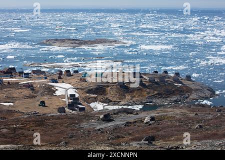 Iliminaq - un villaggio isolato ai margini della baia di Disko nella Groenlandia occidentale Foto Stock