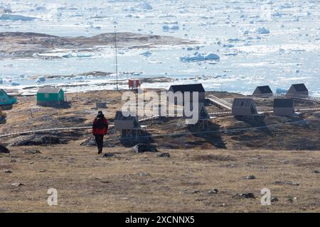 Iliminaq - un villaggio isolato ai margini della baia di Disko nella Groenlandia occidentale Foto Stock