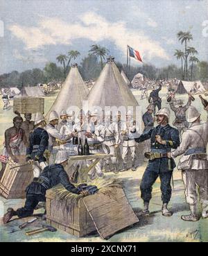 Seconda Guerra Franco-Dahomean 1892-1894: Le truppe francesi di apertura scatole di Natale in Dahomey (ora Repubblica del Benin). Da "Le Petit Journal', Parigi, 31 dicembre 1892. In Africa, il colonialismo francese, militari, soldato, tenda Foto Stock