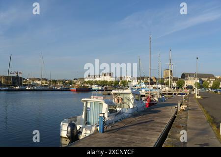 Francia, Bretagna, parte meridionale del dipartimento Finistère, Concarneau, porto Foto Stock