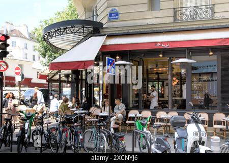 Francia, regione Ile de France, 3° arrondissement di Parigi, le Marais, 38 rue de Bretagne, Café Charlot Foto Stock