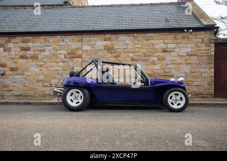 Buggy da spiaggia viola Volkswagen Beetle Foto Stock