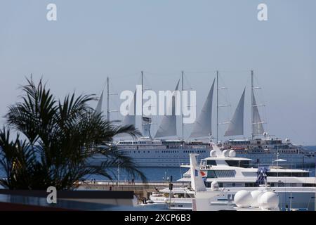 Cannes, Francia. 16 maggio 2024. Porto. Cannes 2024'' il 16 maggio 2024 a Cannes, Francia. Credito: Gerard Crossay/Alamy Stock Photo Foto Stock