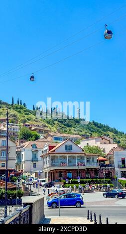 Vista generale della città di Tbilisi e della funivia di Tbilisi. Georgia Foto Stock