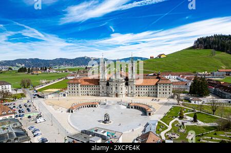 Einsiedeln, Svizzera, 17 marzo 2024: Veduta dall'alto del Monastero di Einsiedeln. Il comune di Einsiedeln è un luogo di pellegrinaggio. (Foto di AN Foto Stock