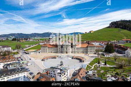 Einsiedeln, Svizzera, 17 marzo 2024: Veduta dall'alto del Monastero di Einsiedeln. Il comune di Einsiedeln è un luogo di pellegrinaggio. (Foto di AN Foto Stock